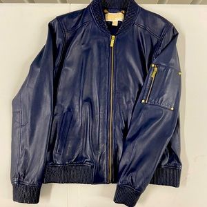 Lamb leather Style: Bomber Jacket, front slit pockets, left arm small zip pocket